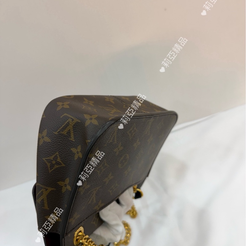 莉亞精品♡ LV M45592 Passy老花郵差包 二手-9
