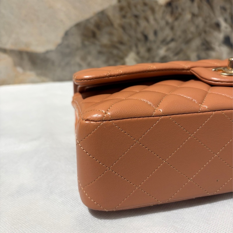 Chanel 焦糖色金釦羊皮CF25-6