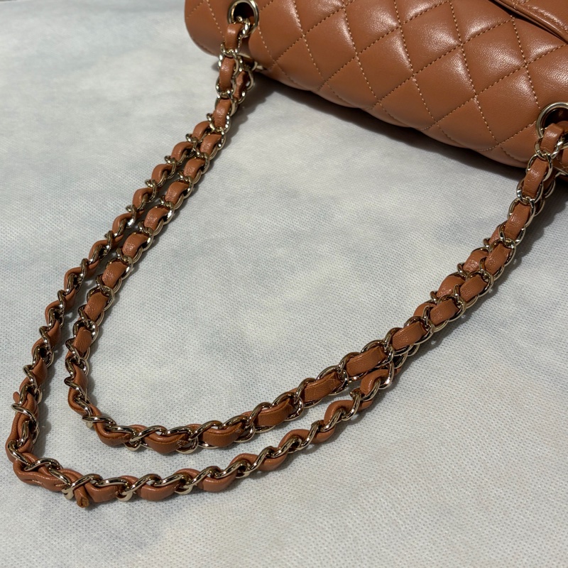 Chanel 焦糖色金釦羊皮CF25-12