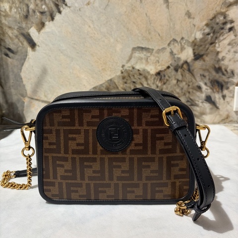 Fendi 咖色F F  PVC 老花相機包