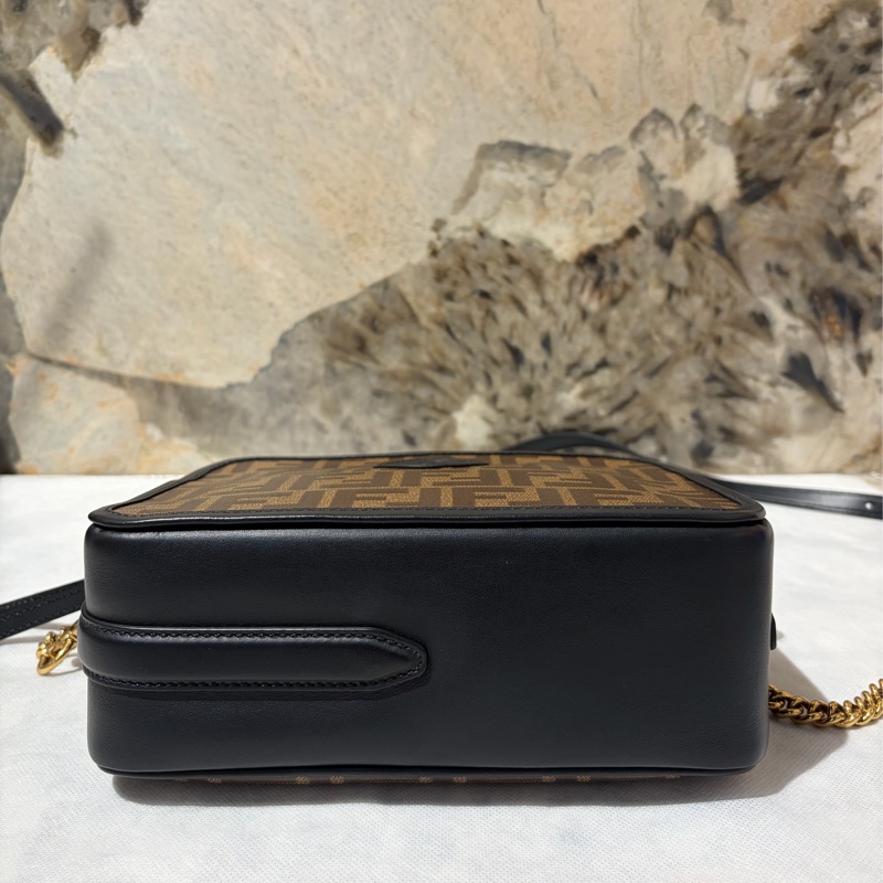 Fendi 咖色F F  PVC 老花相機包-5