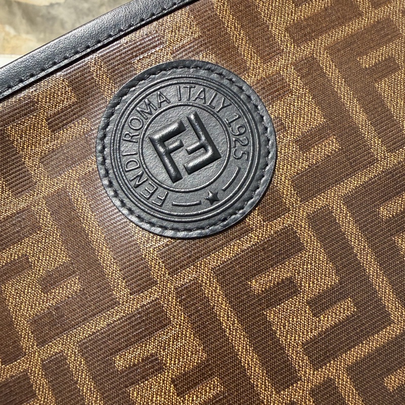 Fendi 咖色F F  PVC 老花相機包-8