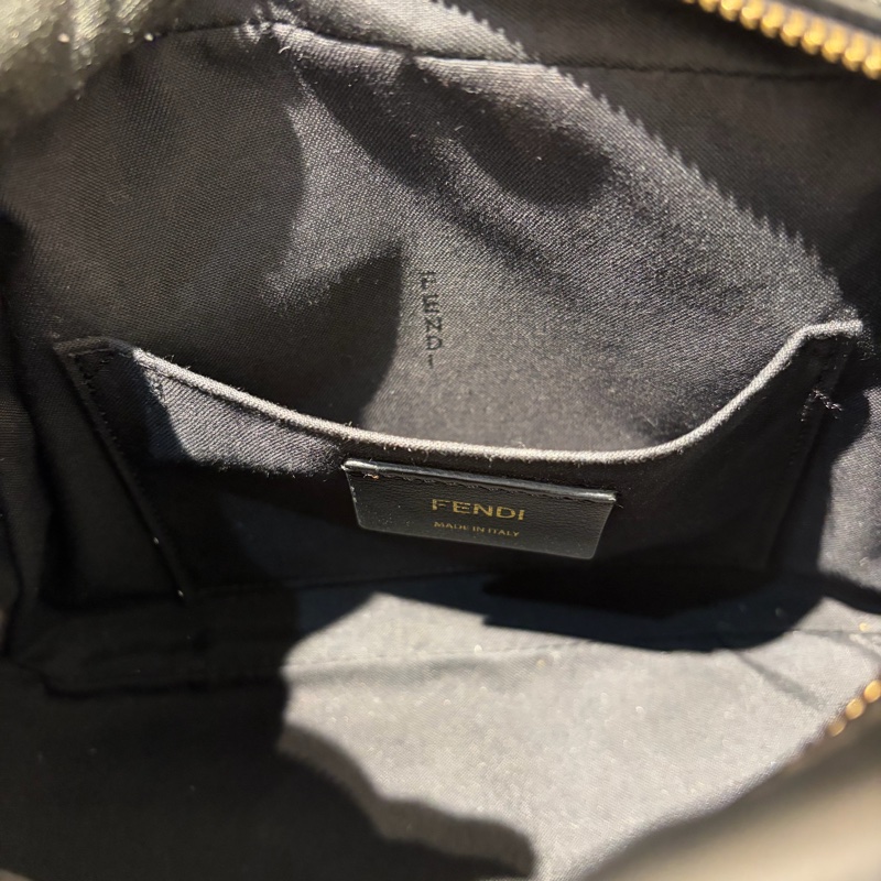 Fendi 咖色F F  PVC 老花相機包-11