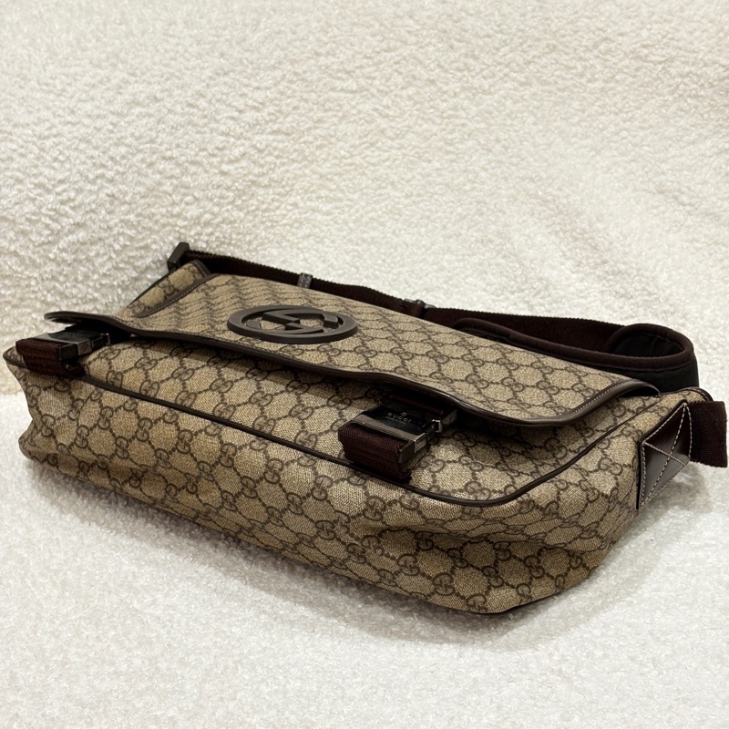 GUCCI古馳 大容量老花Logo徽標 帆布拼皮 郵差包單肩斜挎包 男女同款情侶款 烏木色拼深棕色 尺寸：37x9x23 無配件：單品-6