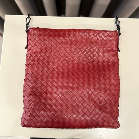 Bottega Veneta Intrecciato 編織皮革信差包