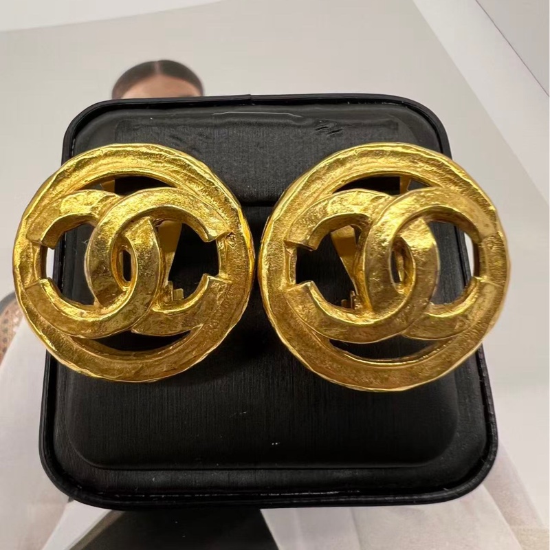 Chanel 復古經典Logo金色耳飾-8