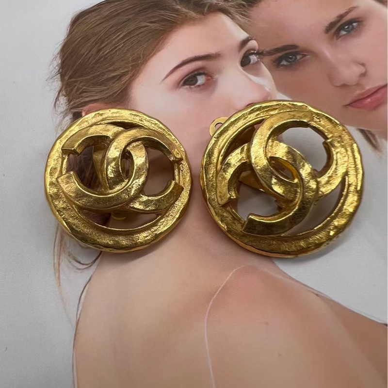 Chanel 復古經典Logo金色耳飾-9
