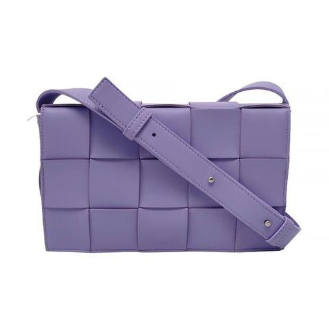 BOTTEGA VENETA Cassette 中號 紫色羊皮編織斜背包