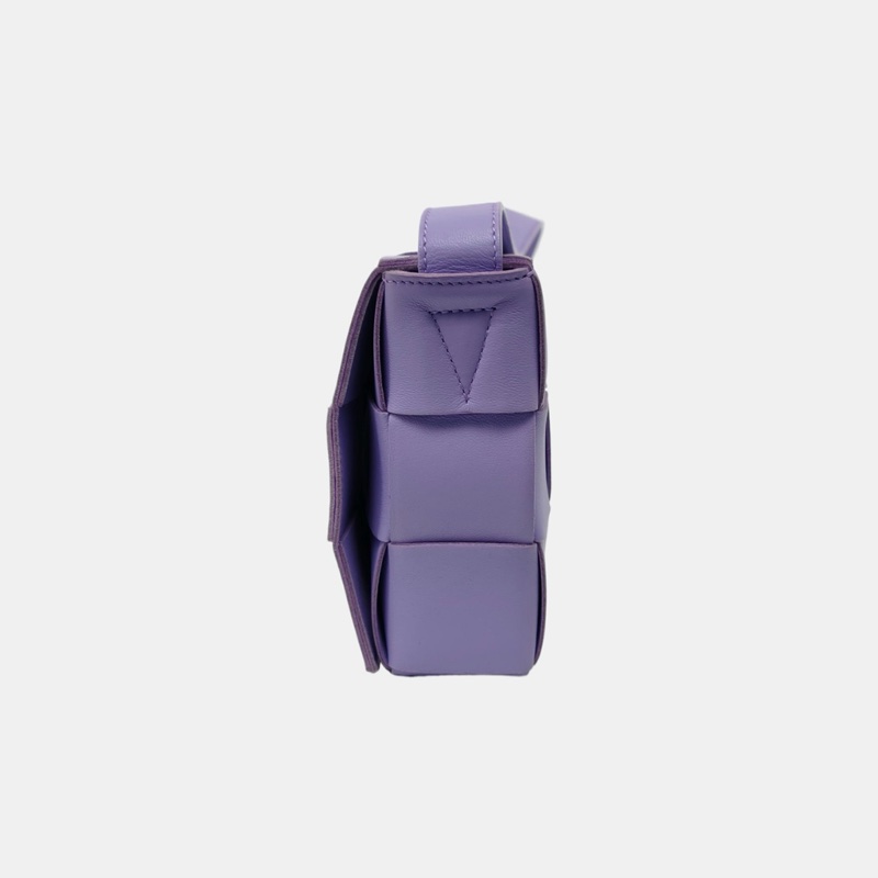 BOTTEGA VENETA Cassette 中號 紫色羊皮編織斜背包-1