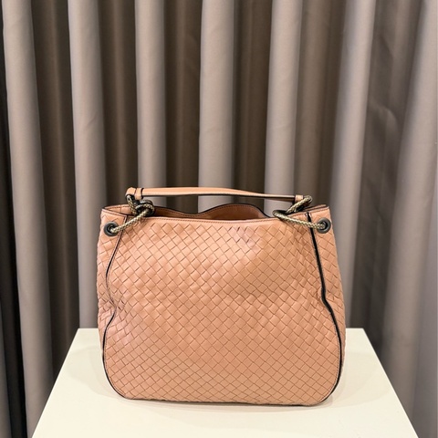 BOTTEGA VENETA 寶緹嘉Bv編織小羊皮單肩包牡丹粉