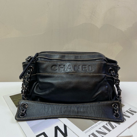 CHANEL香奈兒中古機車包黑色機車包黑銀鏈條單肩包 三角包型