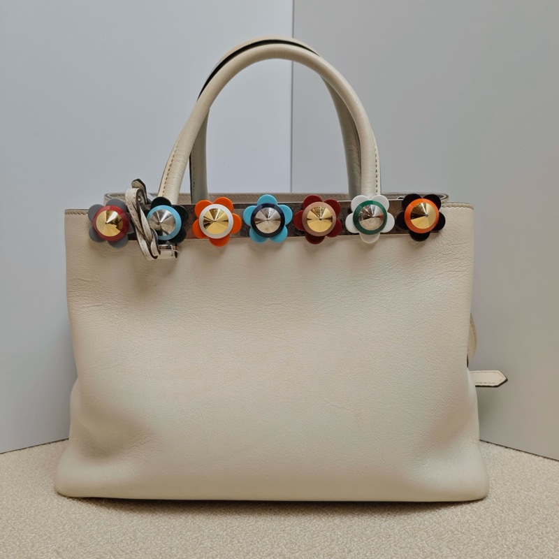 Fendi/芬迪 白色手提花朵托特包牛皮材質 米白色-1