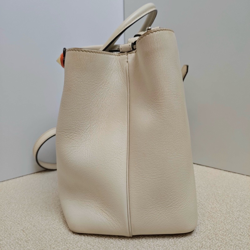 Fendi/芬迪 白色手提花朵托特包牛皮材質 米白色-3
