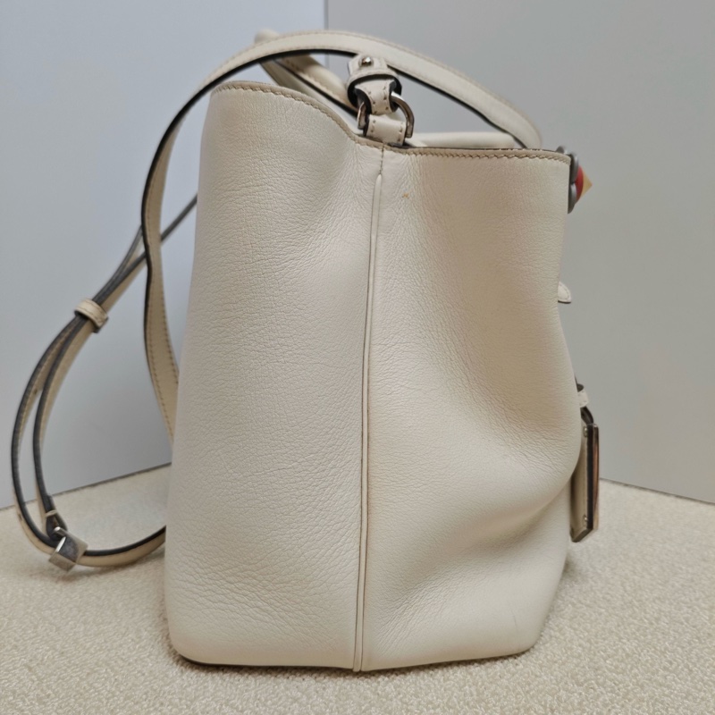 Fendi/芬迪 白色手提花朵托特包牛皮材質 米白色-4