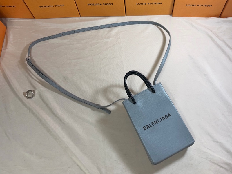 ‼️全台最甜 Balenciaga 巴黎世家 logo 灰紙袋包 肩背斜背包-7