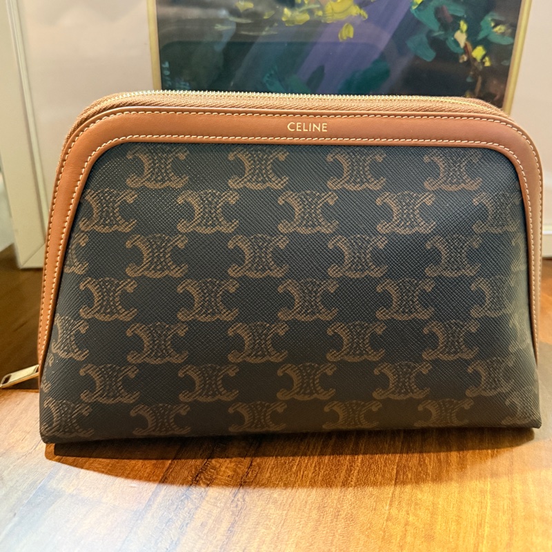 未使用美品🏅CELINE 新款 防潑水 經典凱旋門 化妝包-0