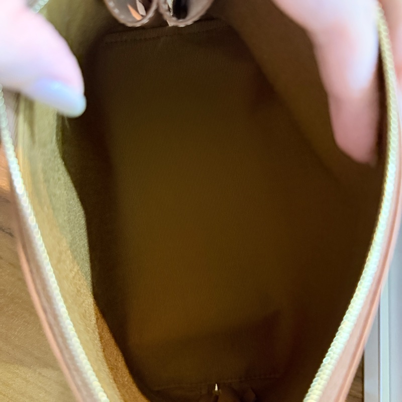 未使用美品🏅CELINE 新款 防潑水 經典凱旋門 化妝包-6