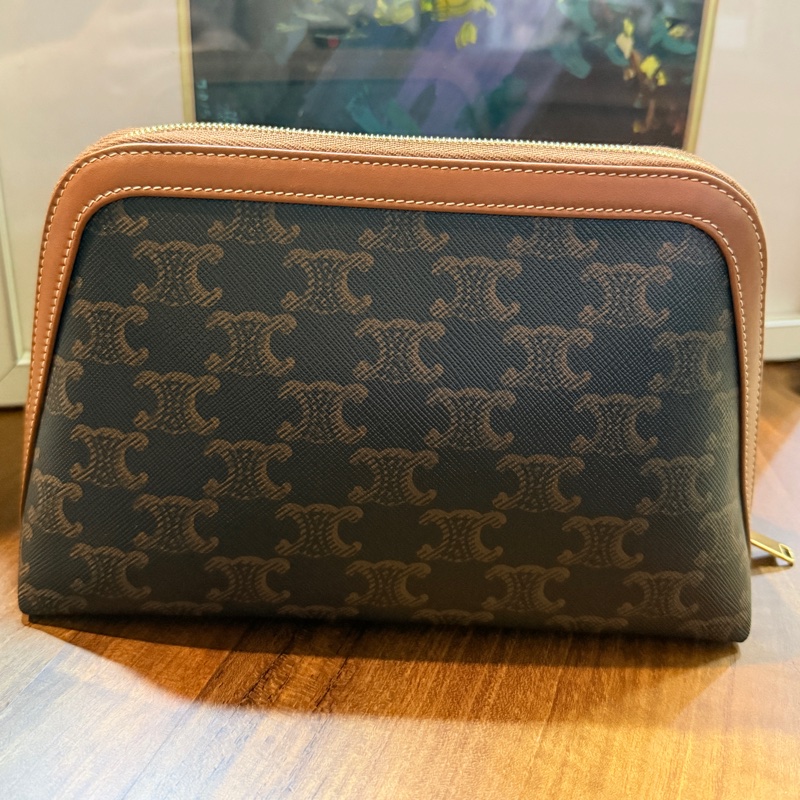 未使用美品🏅CELINE 新款 防潑水 經典凱旋門 化妝包-10
