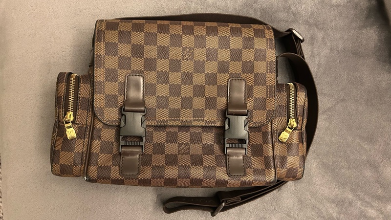 Louis Vuitton Damier LV Reporter Melville Messenger Bag-5
