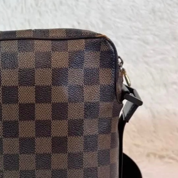 Louis Vuitto LV Olaf PM in Damier Ebene Messenger 斜挎包-11