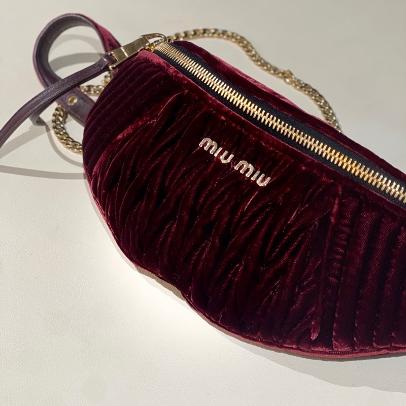 Miu Miu • 酒紅色絲絨鏈條腰包 金釦-2