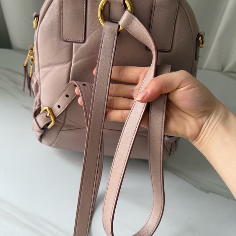 Miu Miu • 裸粉色褶皺羊皮雙肩包-6