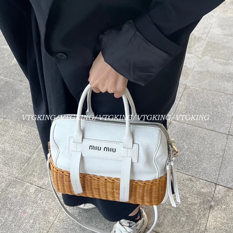 Miu Miu • 白色荔枝牛皮拼竹編波士頓包-1
