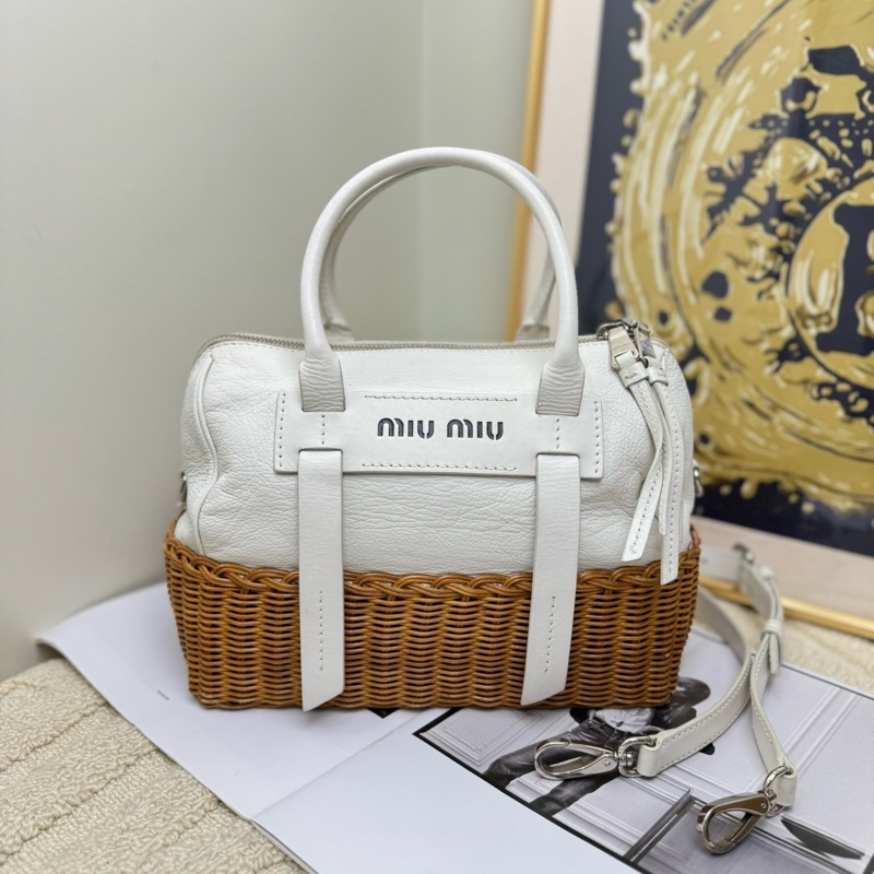 Miu Miu • 白色荔枝牛皮拼竹編波士頓包-4