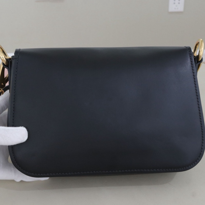 Miu Miu • 大Logo金釦牛皮郵差包-1