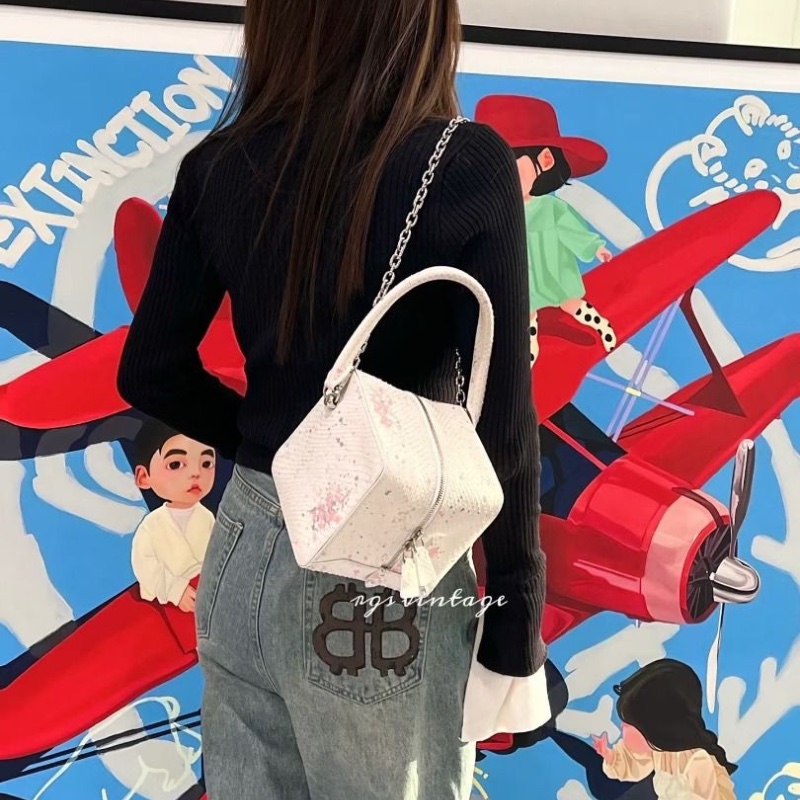 LV 限量蛇皮白色潑墨骰子包 15*15*15  95新 配件鏈條 塵袋-0