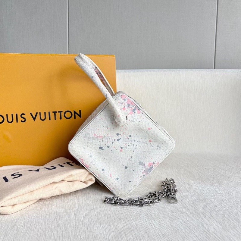 LV 限量蛇皮白色潑墨骰子包 15*15*15  95新 配件鏈條 塵袋-1