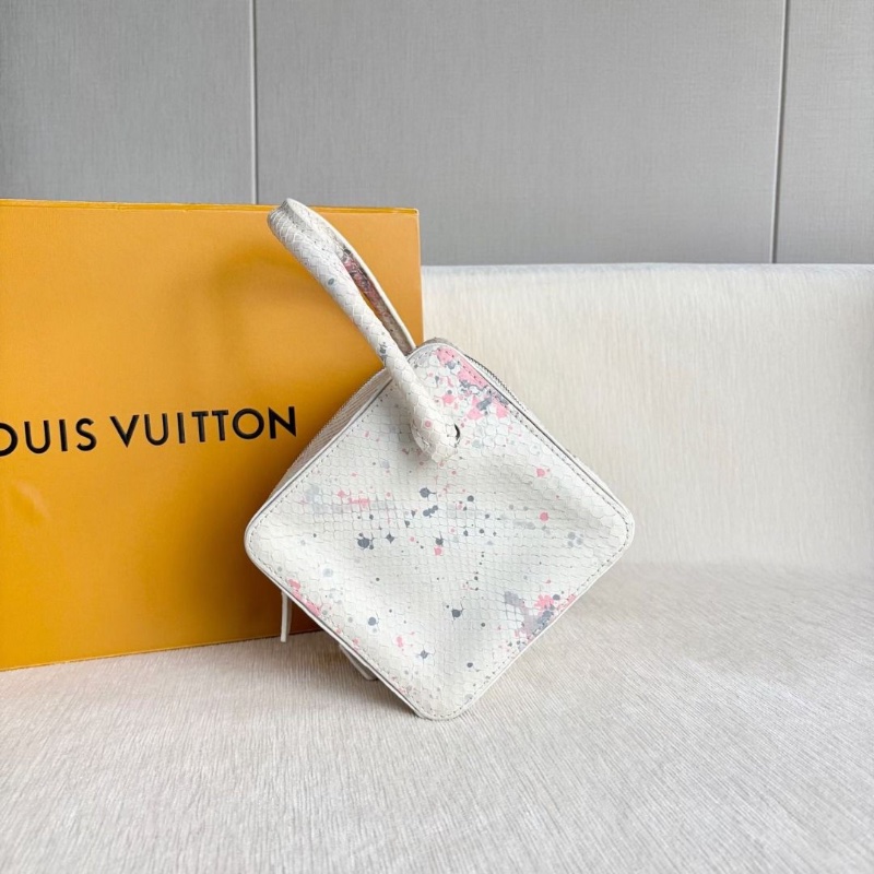 LV 限量蛇皮白色潑墨骰子包 15*15*15  95新 配件鏈條 塵袋-4
