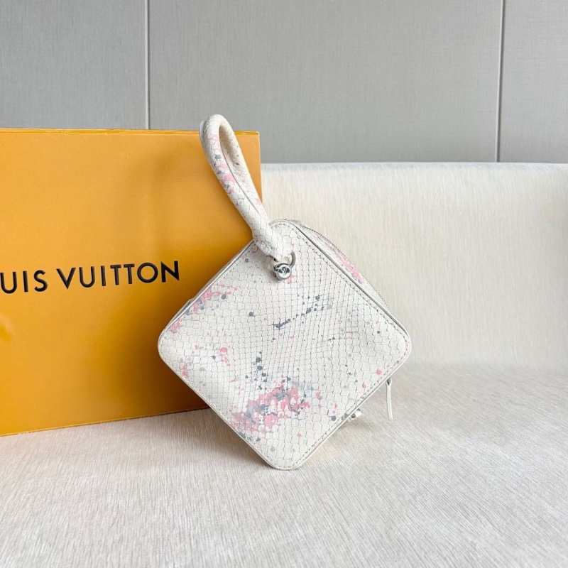 LV 限量蛇皮白色潑墨骰子包 15*15*15  95新 配件鏈條 塵袋-5