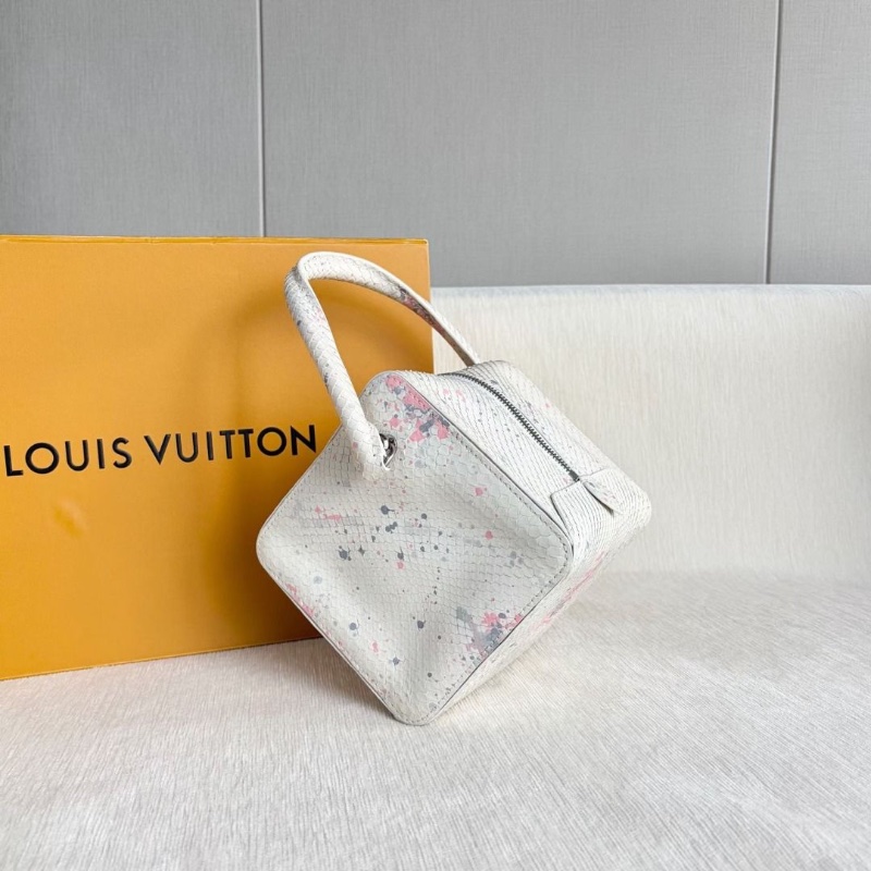LV 限量蛇皮白色潑墨骰子包 15*15*15  95新 配件鏈條 塵袋-6