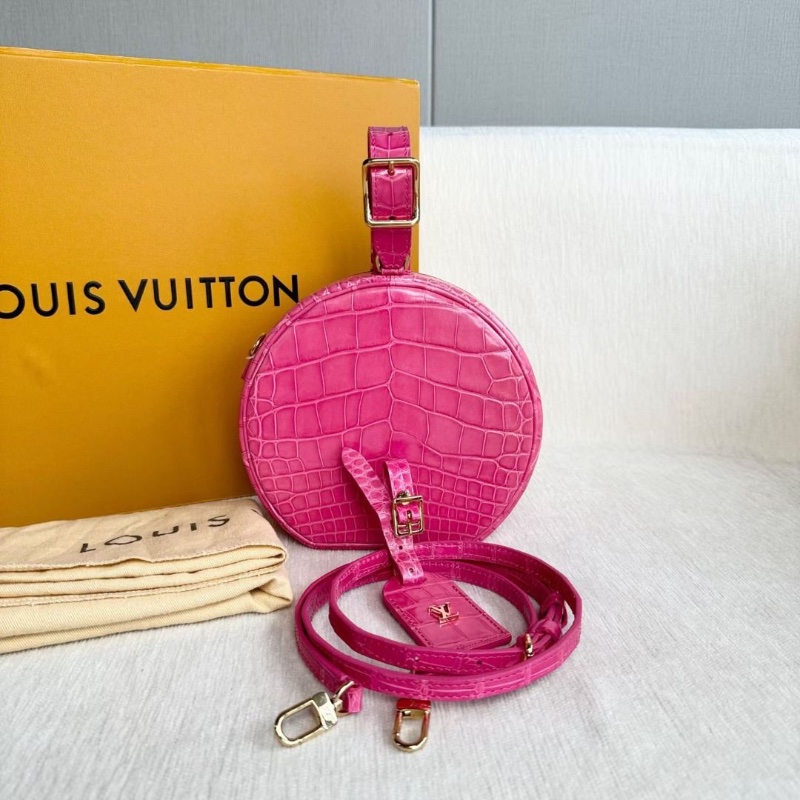 LV 粉色鱷魚皮硬圓餅 10*16*8  95新 配件塵袋 肩帶 皮牌-1
