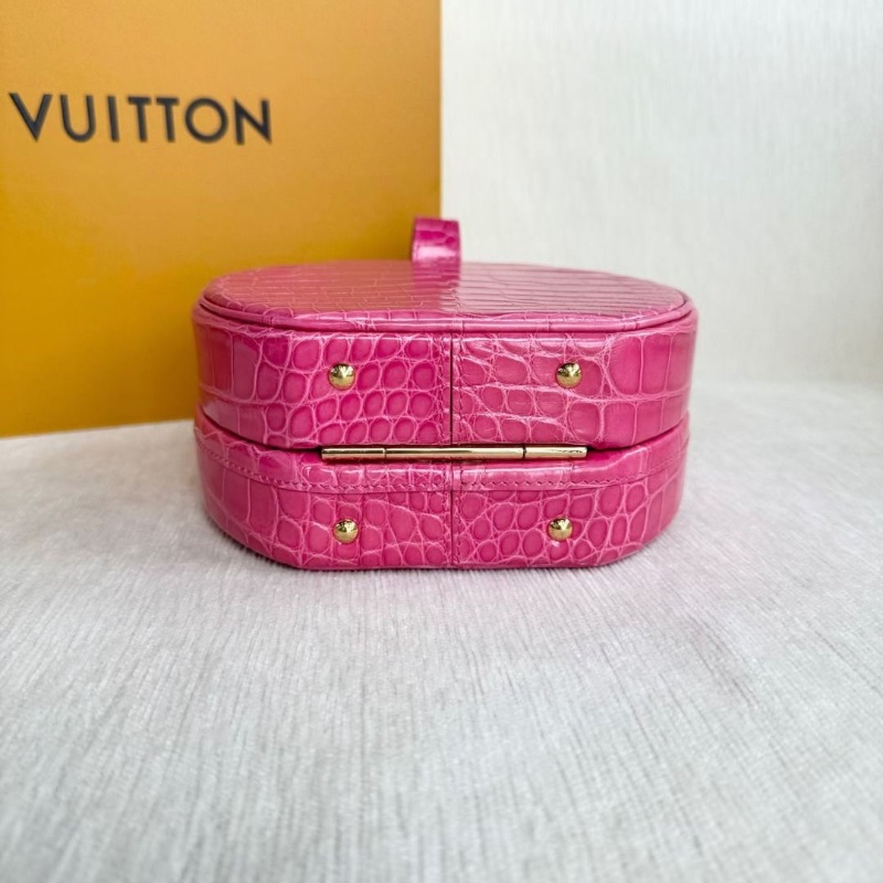 LV 粉色鱷魚皮硬圓餅 10*16*8  95新 配件塵袋 肩帶 皮牌-2