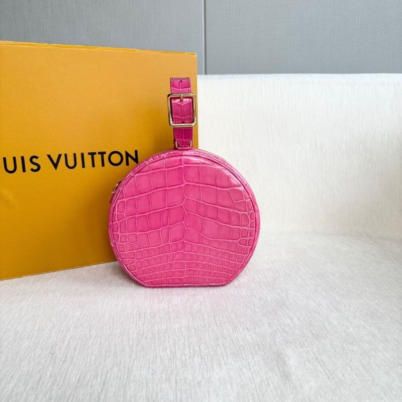 LV 粉色鱷魚皮硬圓餅 10*16*8  95新 配件塵袋 肩帶 皮牌-6