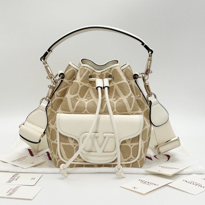 VALENTINO 經典老花拼皮 手提肩背斜背水桶包 16*20*11 95新 配件塵袋卡冊吊牌-1