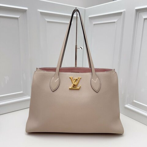 芯片款 路易威登/Louis Vuitton Lockme Shopper 淺杏/奶杏色托特包