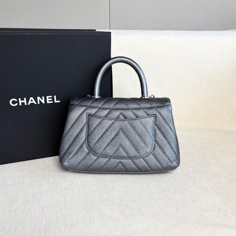 Chanel V紋Cocohandle小號 深灰色 銀扣 荔枝皮 22*14*8  95新 配件肩帶 盒子 塵袋-4
