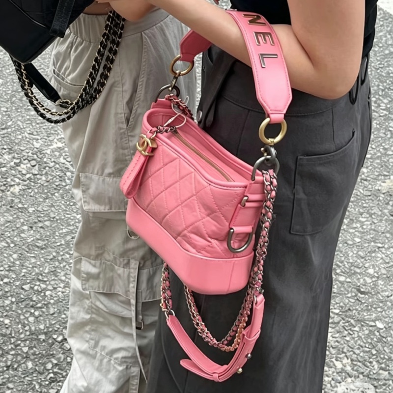 CHANEL香奈兒Gabrielle系列粉色流浪包小號🌸-15