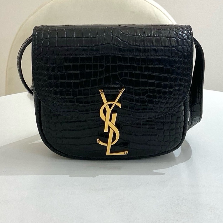 YSL聖羅蘭黑金鰐魚壓紋小號馬鞍包  尺寸：18*14*5 附件：無。-0
