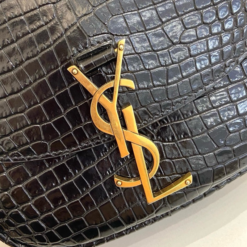 YSL聖羅蘭黑金鰐魚壓紋小號馬鞍包  尺寸：18*14*5 附件：無。-6