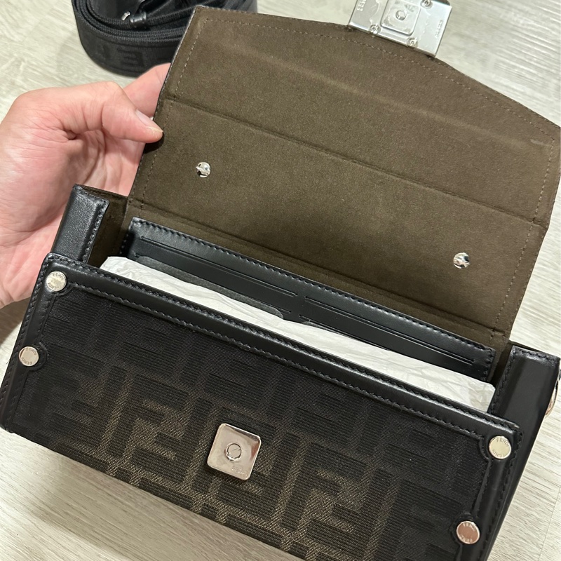 Baguette Soft Trunk 經典棕黑色-1