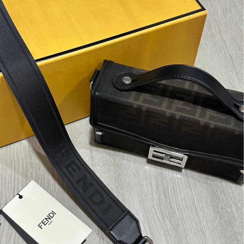 Baguette Soft Trunk 經典棕黑色-4