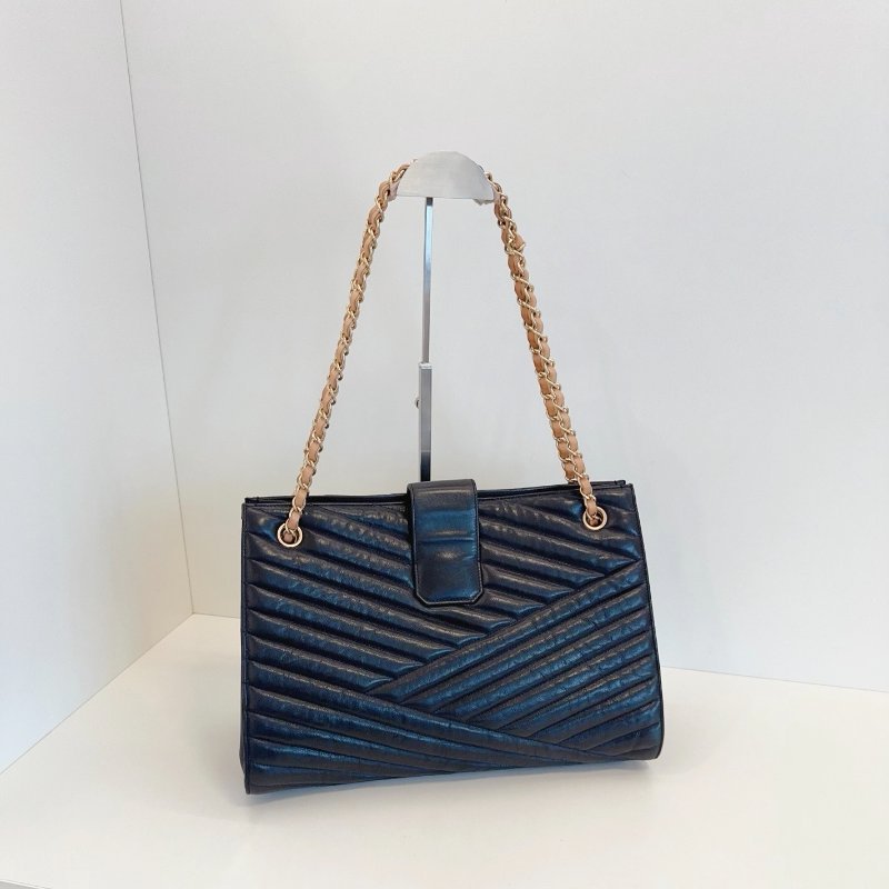 香奈兒/Chanel 黑金V紋2.55牛皮鏈條托特包-1