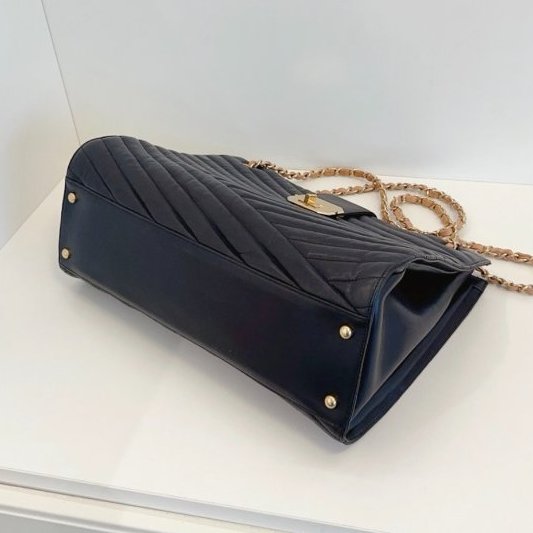 香奈兒/Chanel 黑金V紋2.55牛皮鏈條托特包-7