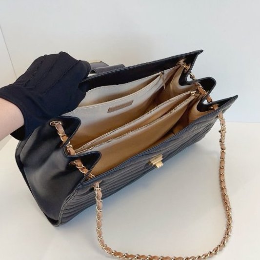 香奈兒/Chanel 黑金V紋2.55牛皮鏈條托特包-8