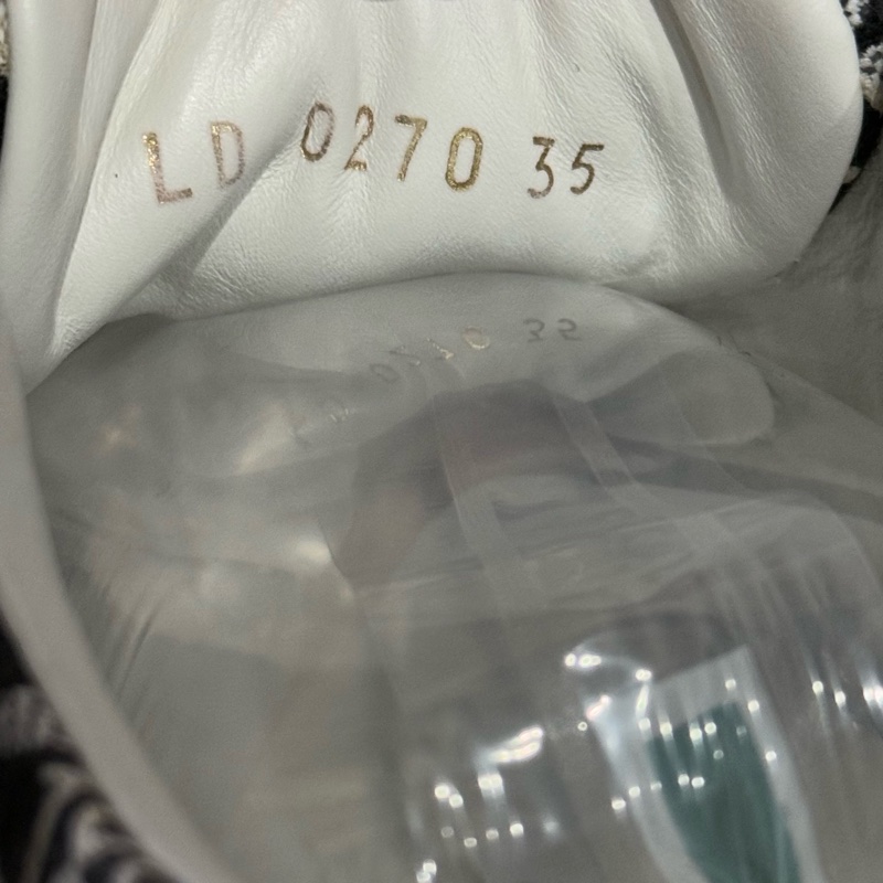 LV路易威登女鞋黑白色老花滿印刺繡休閒板鞋  35碼-15