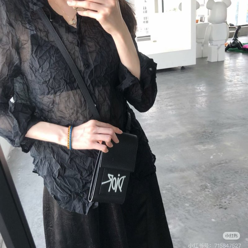 Dior 黑銀肩背手機包 黑色銀扣 10*18*3 98新配件塵袋-1